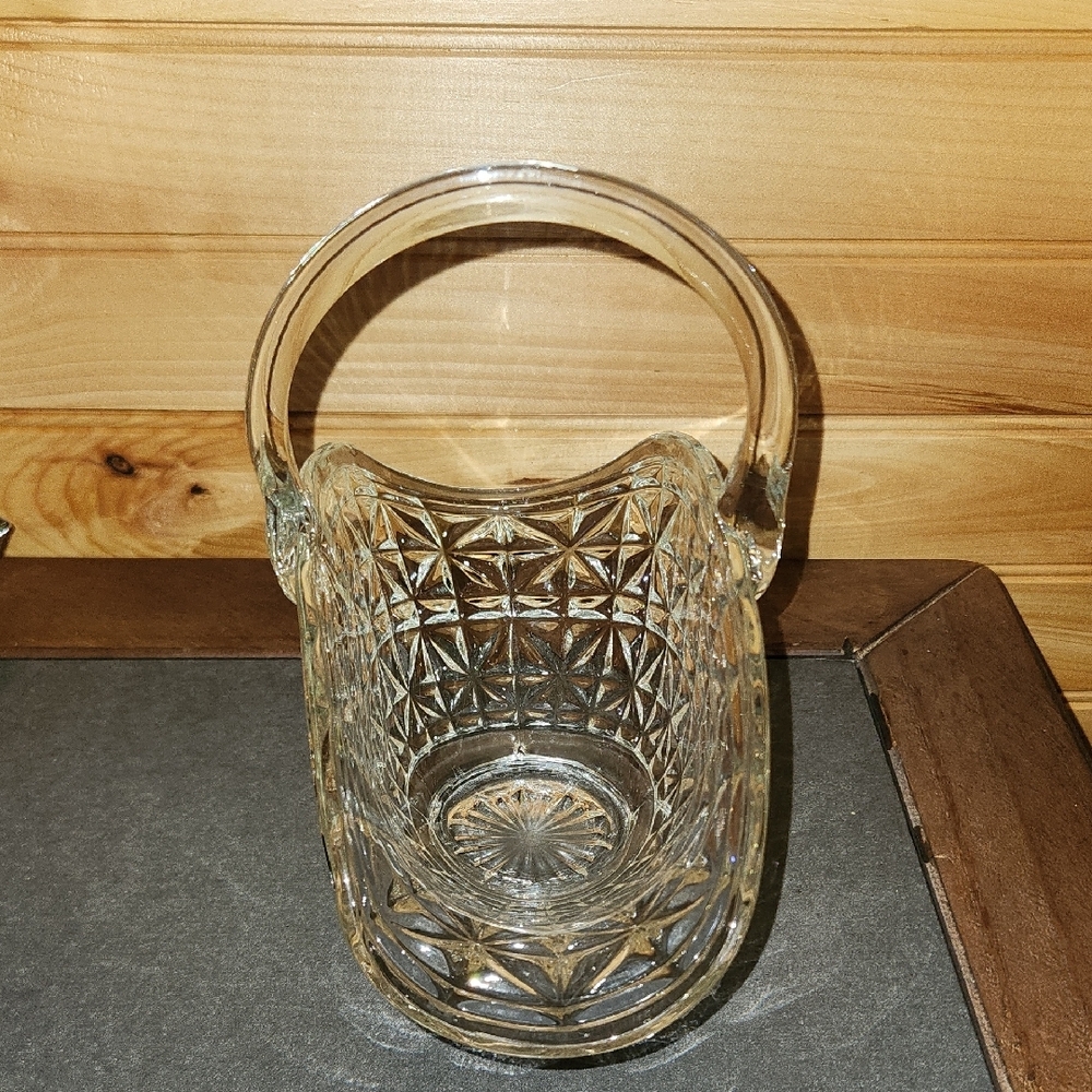 Clear Glass Bridal Basket - Picture 3 of 7